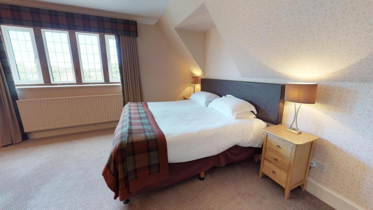 Macdonald Elmers Court Resort リミントン エクステリア 写真